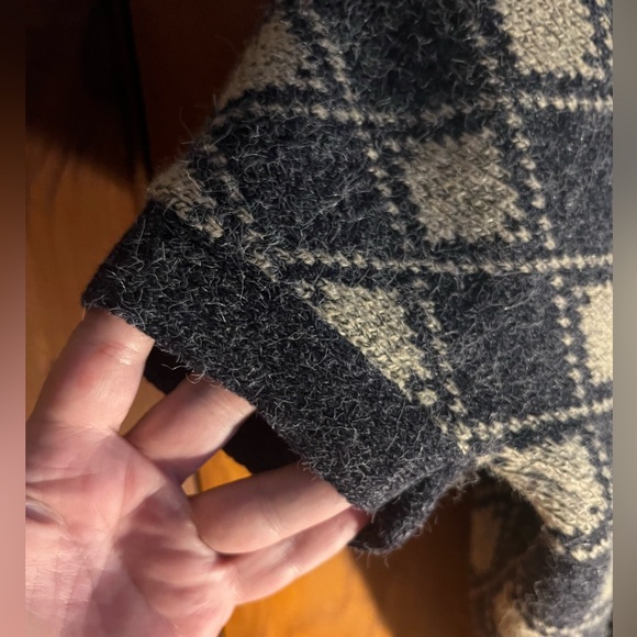 Poncho with short sleeves and fringe no brand on the larger size one size - Picture 2 of 3